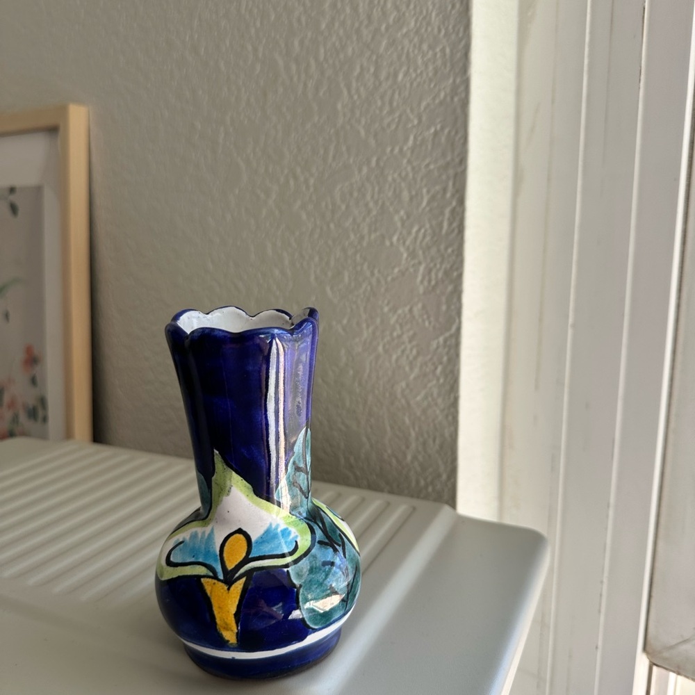 Talavera Calla Lilly ceramic vase handmade from Mexico and signed by artist 5x3